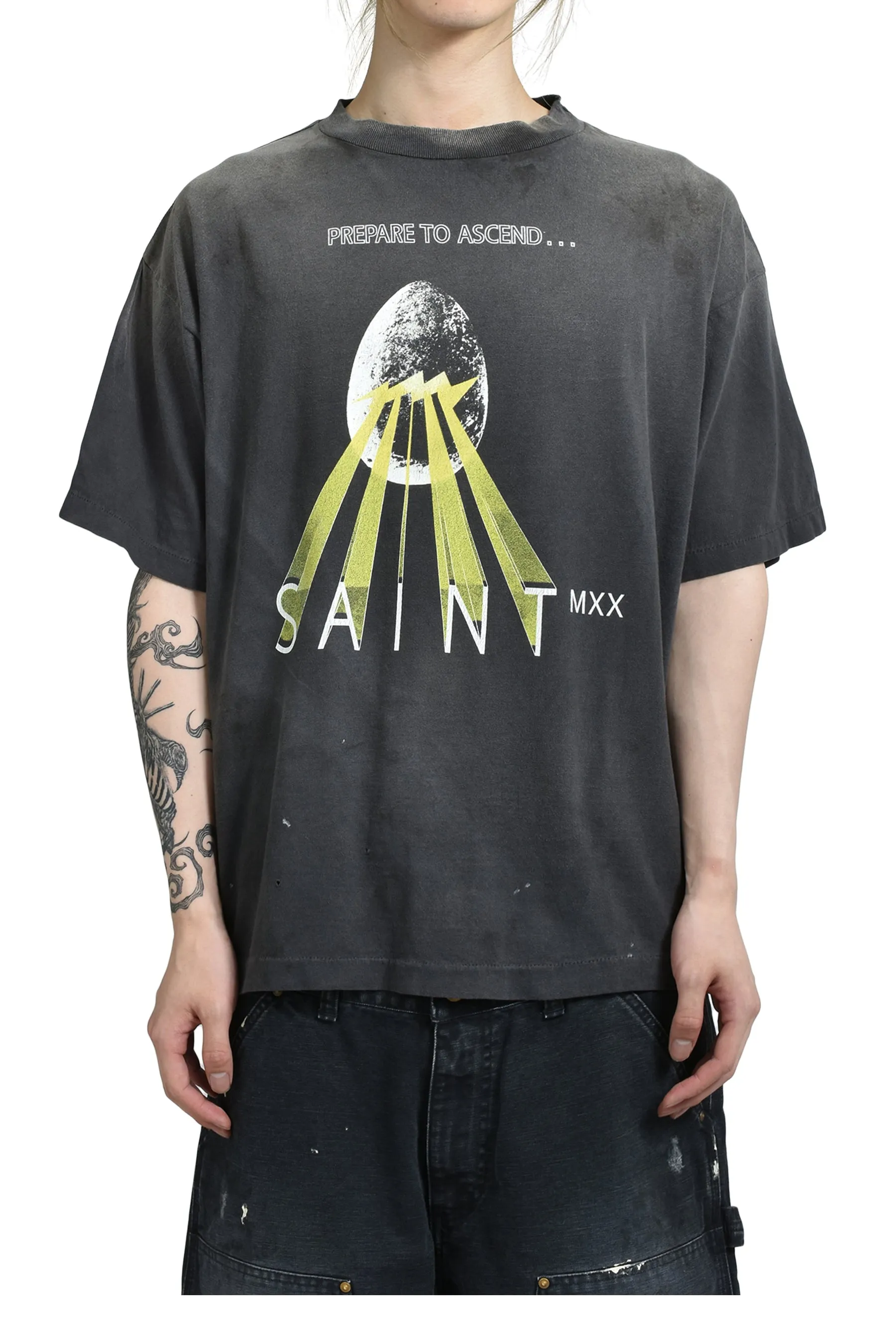 SAINT Mxxxxxx EGG SS TEE/BLK Broken egg shell/SAINT LOGO projection distressed retro short-sleeves Washed black S-XL Correct version Customized co-branded main mark/washed mark/cherub mark Tubular fabric Garment dyeing Rewashing water fading Destroying graffiti Simulating natural distressed effect Top-notch printing technology Washing treatment